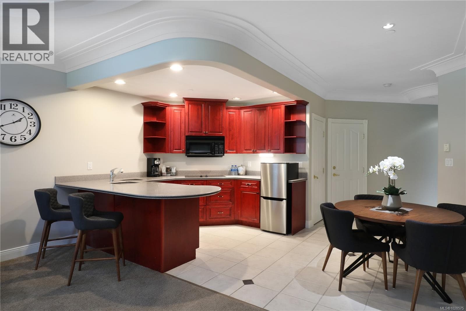 602/601B 366 Clubhouse Dr, Vancouver Island — photo 2