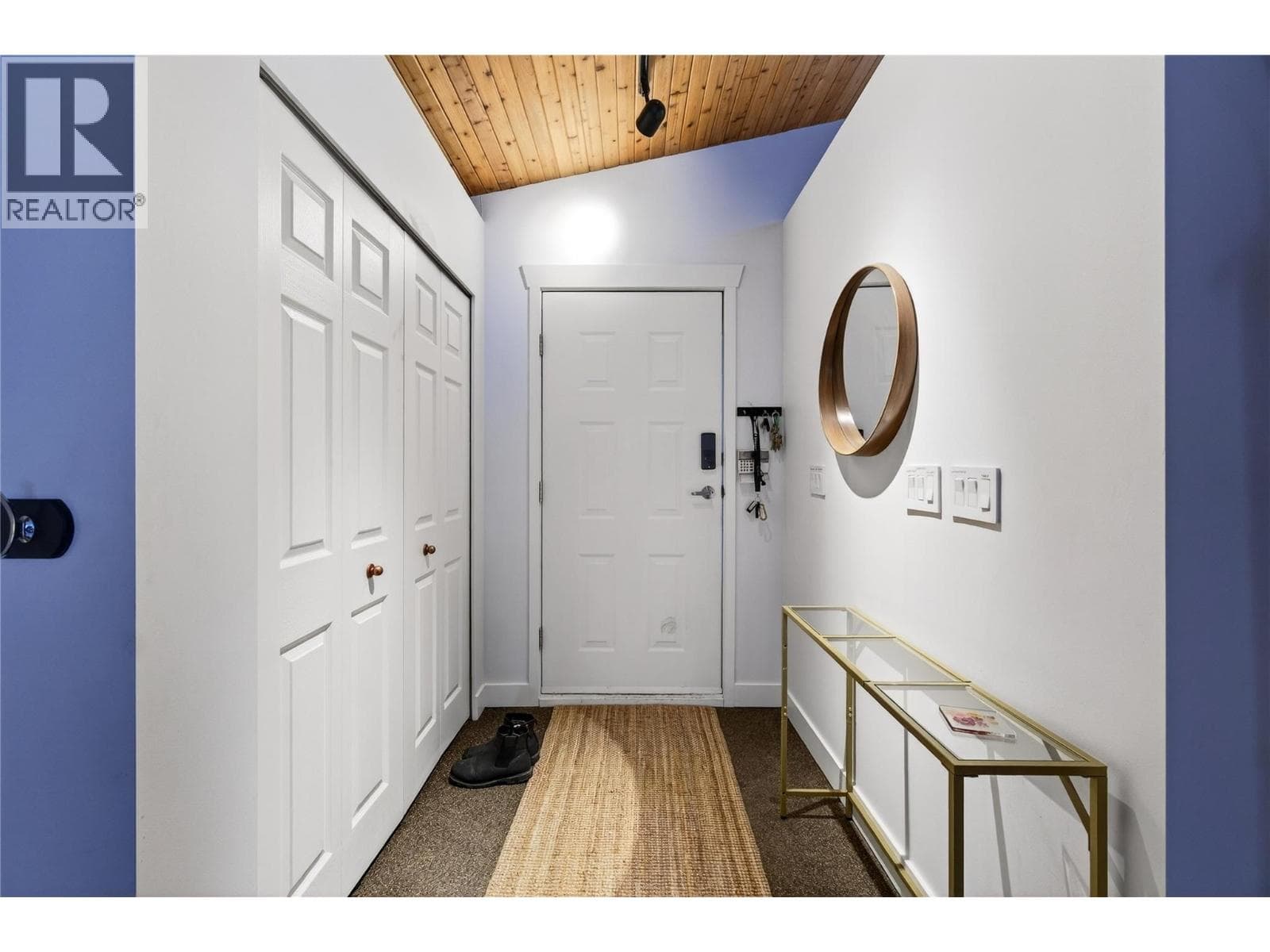 8361 LADNER ROAD, Interior REALTORS® — photo 3