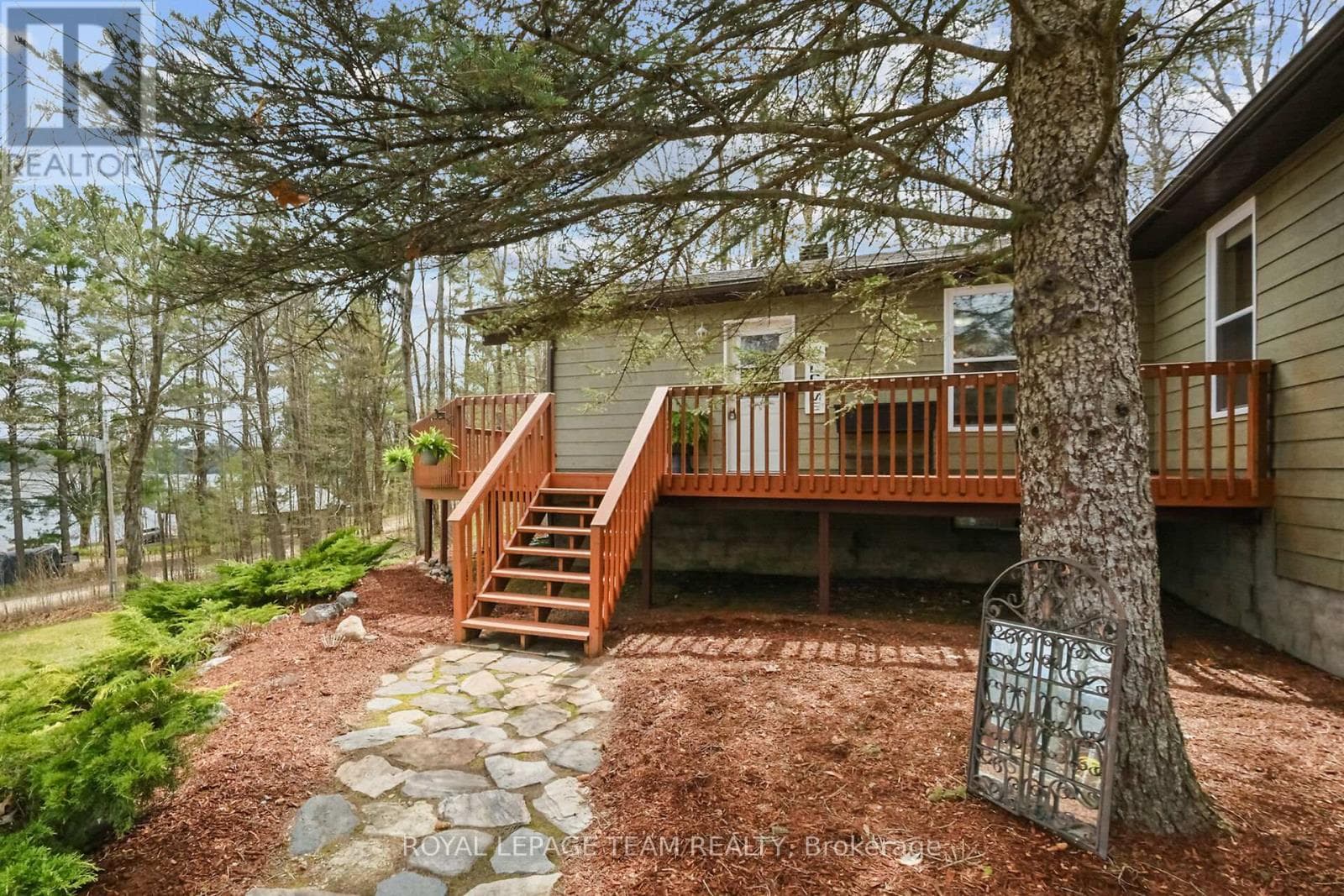 371 KENNEDY ROAD, Ottawa — photo 2