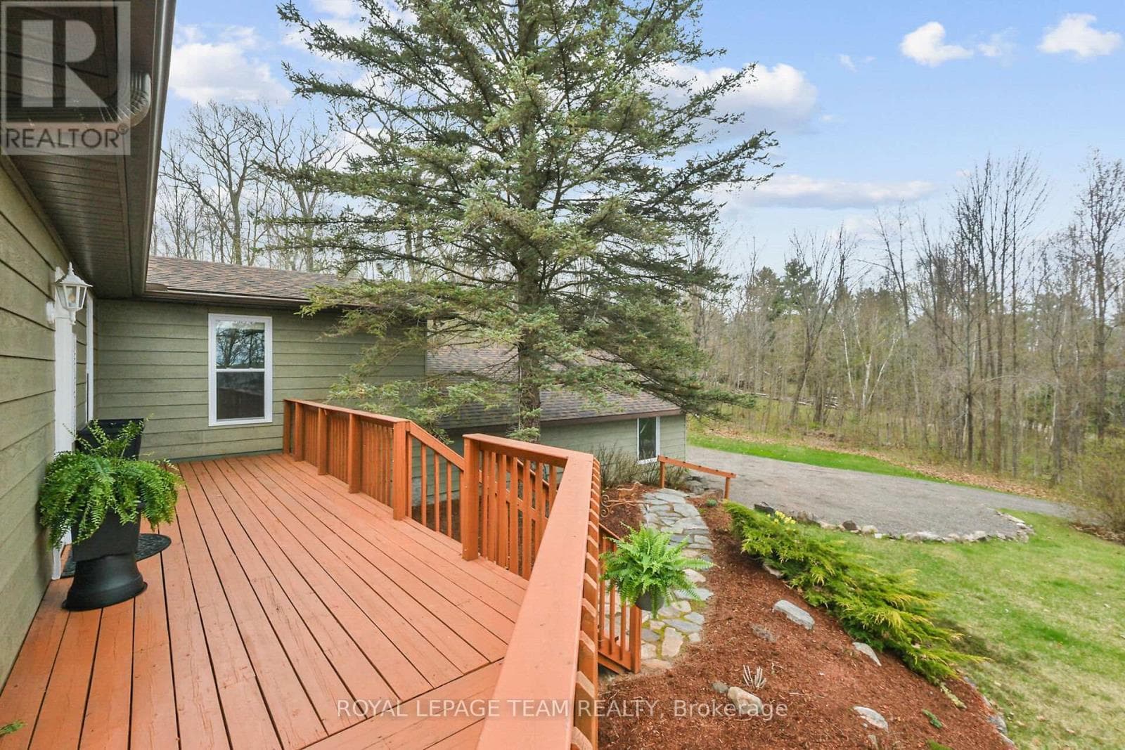 371 KENNEDY ROAD, Ottawa — photo 3