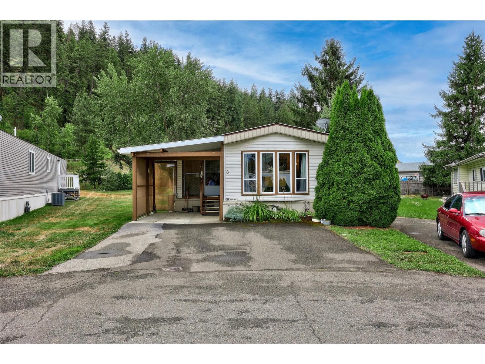 161 Shuswap Avenue Unit# 8, Interior REALTORS® — photo 2