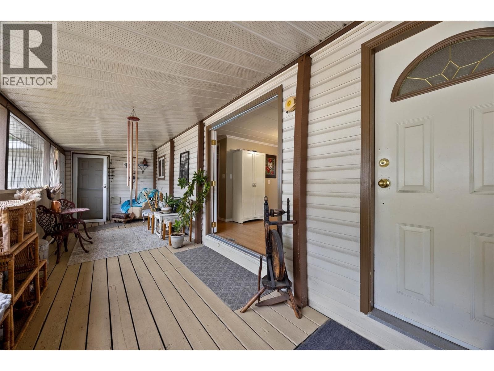 161 Shuswap Avenue Unit# 8, Interior REALTORS® — photo 3