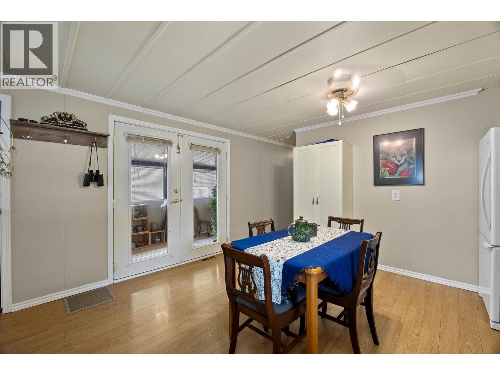 161 Shuswap Avenue Unit# 8, Interior REALTORS® — photo 4
