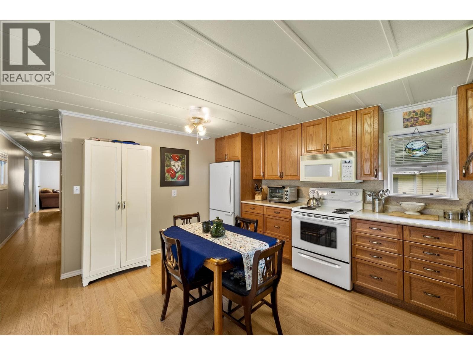 161 Shuswap Avenue Unit# 8, Interior REALTORS® — photo 5