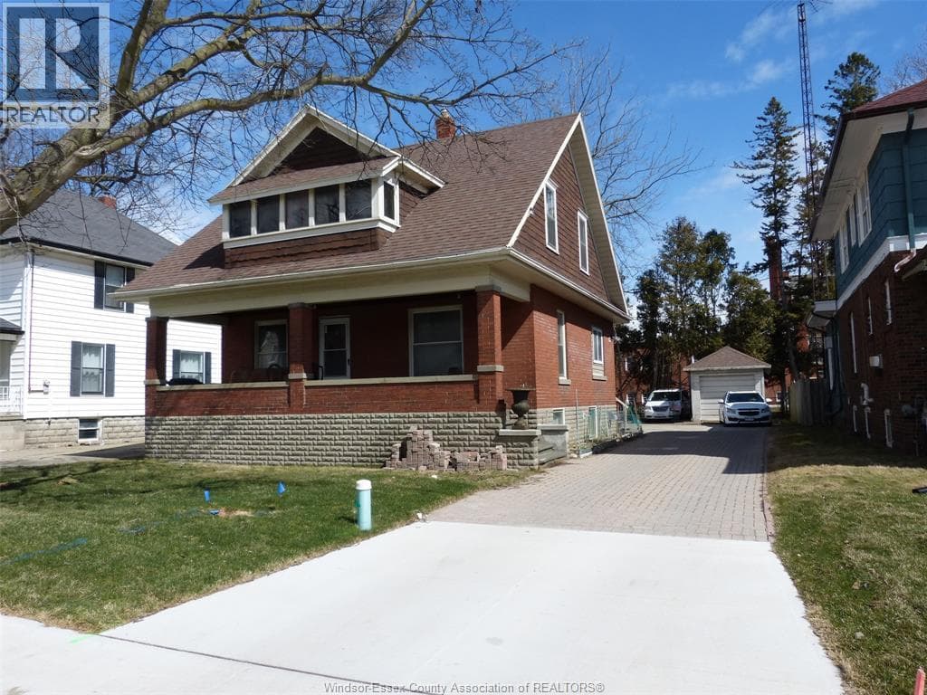 23 QUEEENS AVENUE, Windsor — photo 2