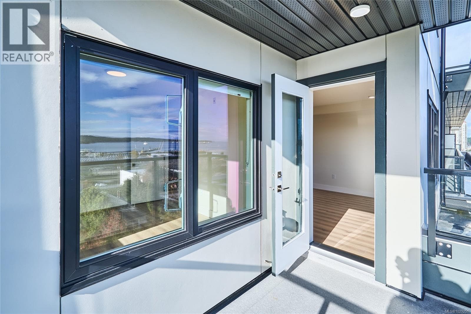 405 45 Haliburton St, Vancouver Island — photo 4