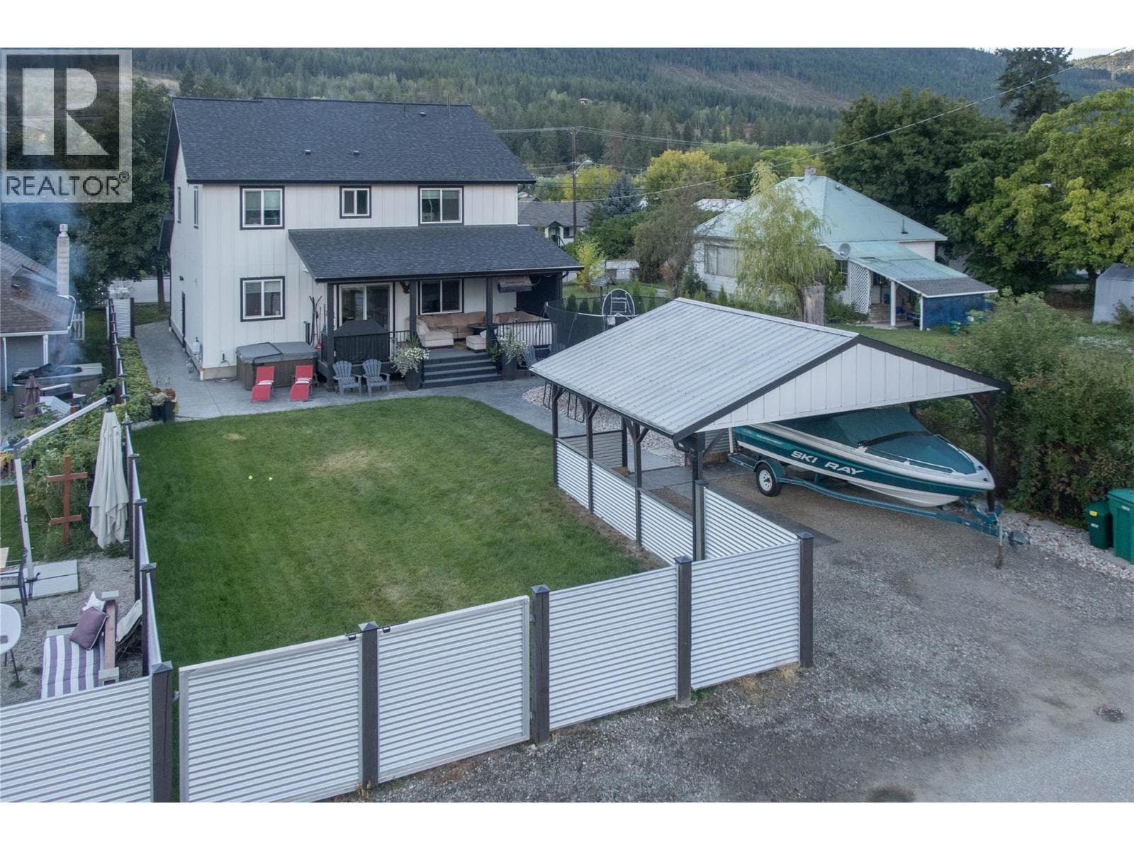 2253 SHUSWAP AVENUE in
