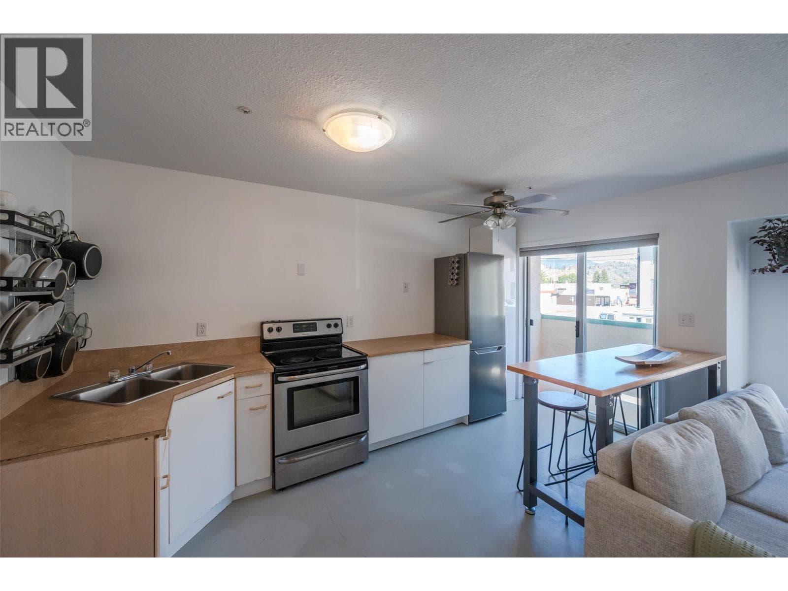 1135 Main Street Unit# 3, Interior REALTORS® — photo 4