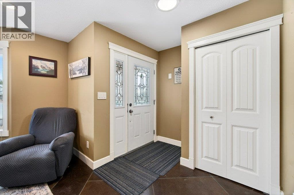 660 20 Street NE Unit# 1, Interior REALTORS® — photo 3