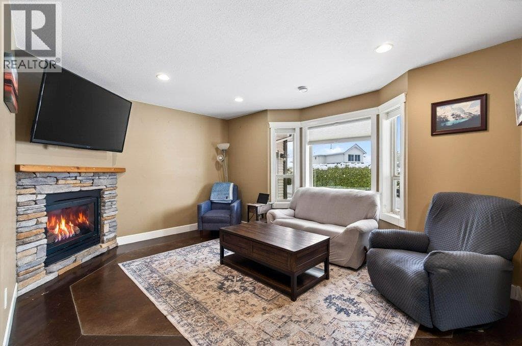 660 20 Street NE Unit# 1, Interior REALTORS® — photo 4