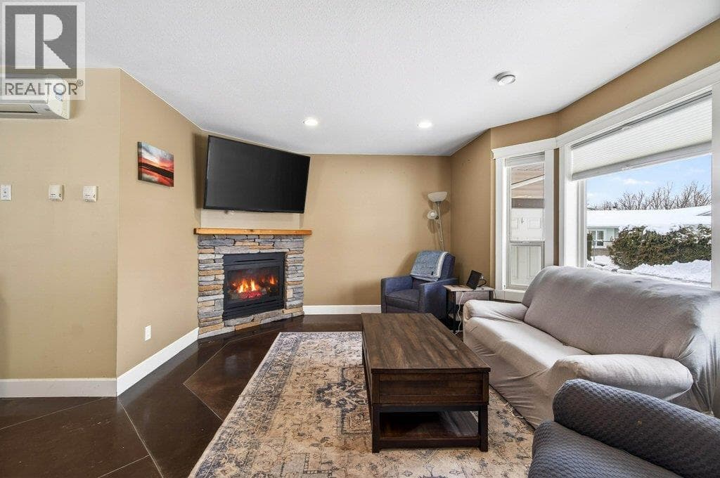 660 20 Street NE Unit# 1, Interior REALTORS® — photo 5