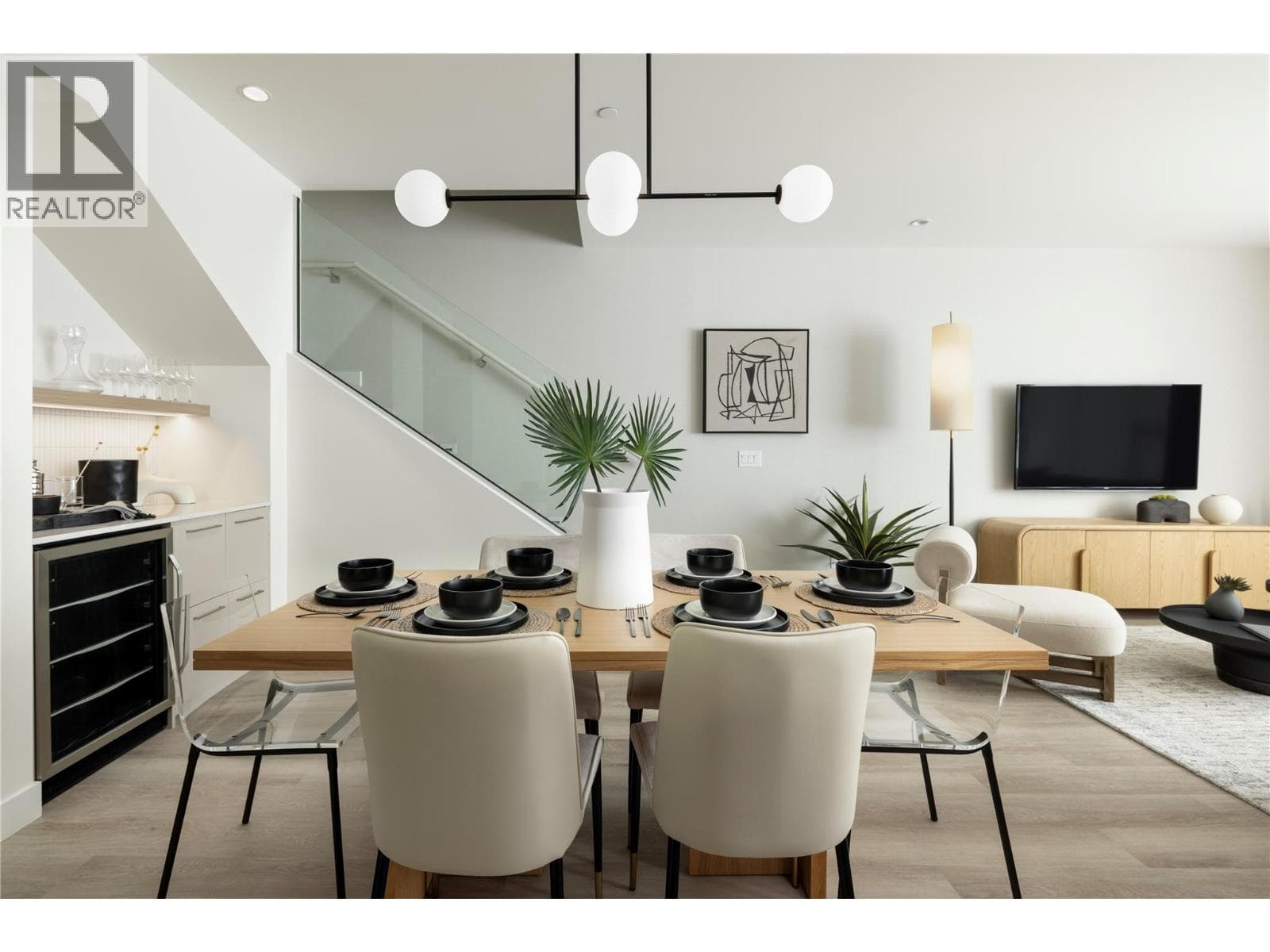 3337 Watt Road, Interior REALTORS® — photo 5