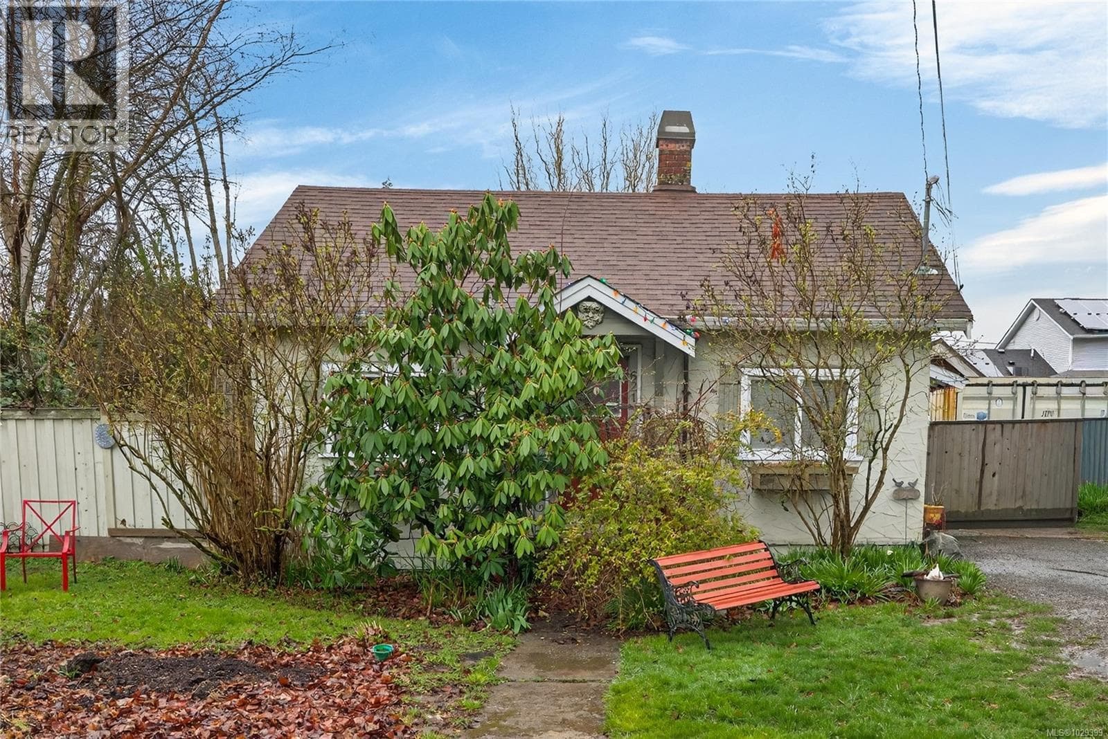621 Coronation Ave, Vancouver Island — photo 2
