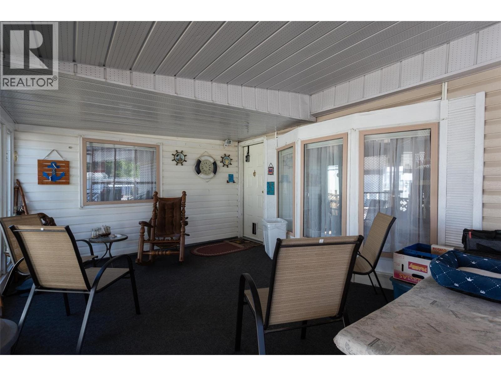 136 720 COMMONWEALTH ROAD, Interior REALTORS® — photo 4