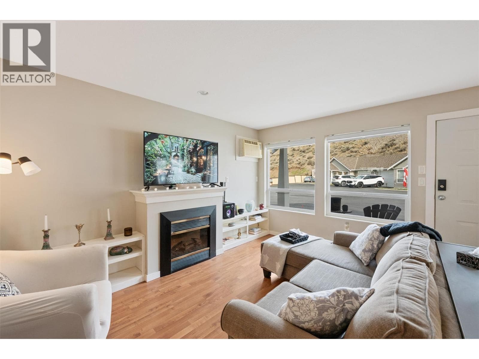 601 9th Street Unit# 8, Interior REALTORS® — photo 2