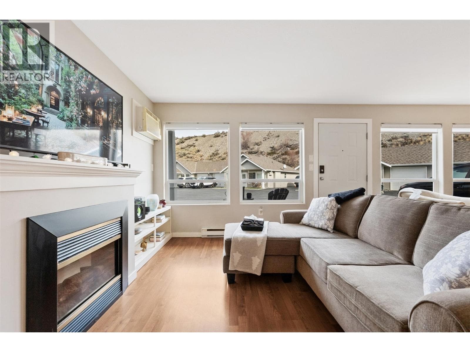 601 9th Street Unit# 8, Interior REALTORS® — photo 3
