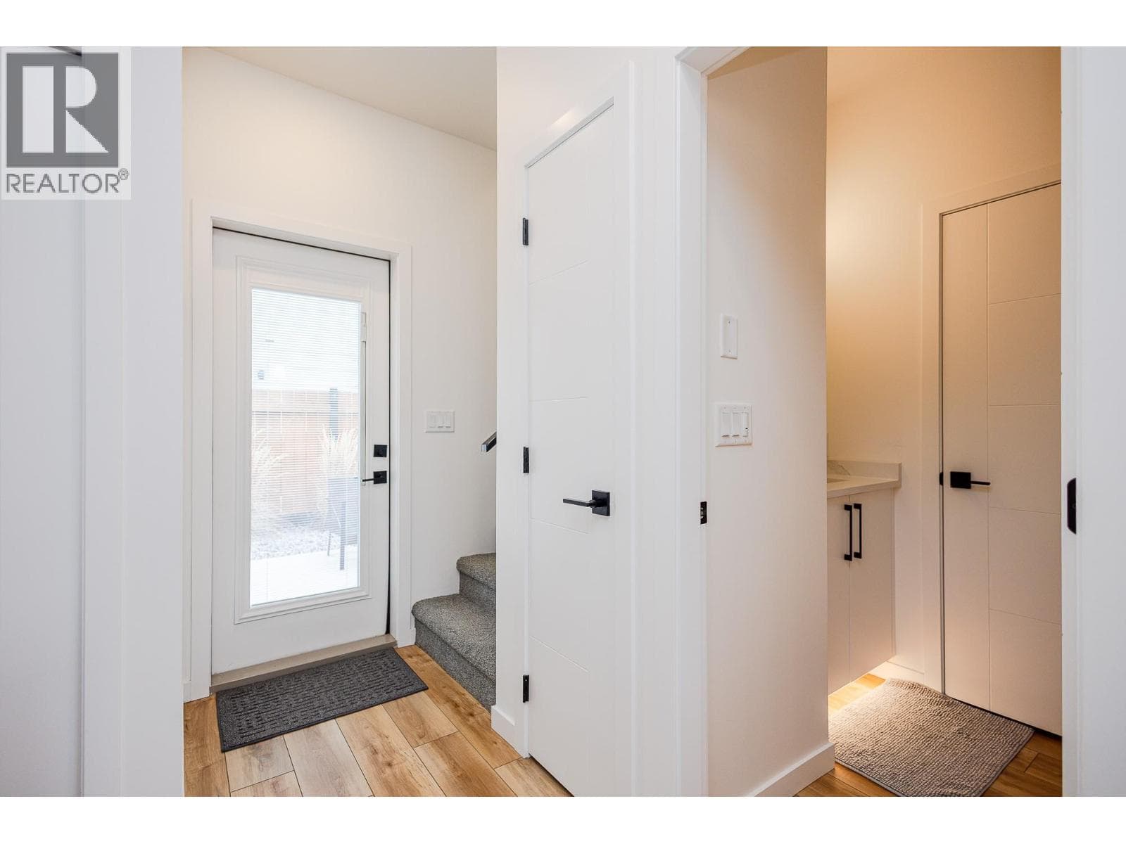 169 Maple Street Unit# 103, Interior REALTORS® — photo 4