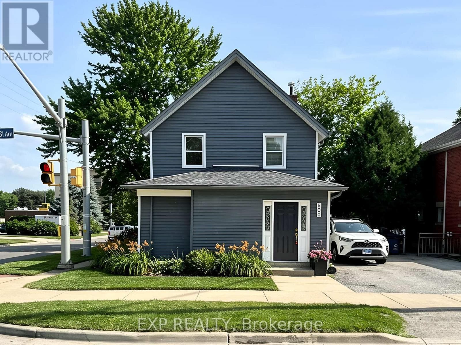 200 WATERLOO AVENUE in 