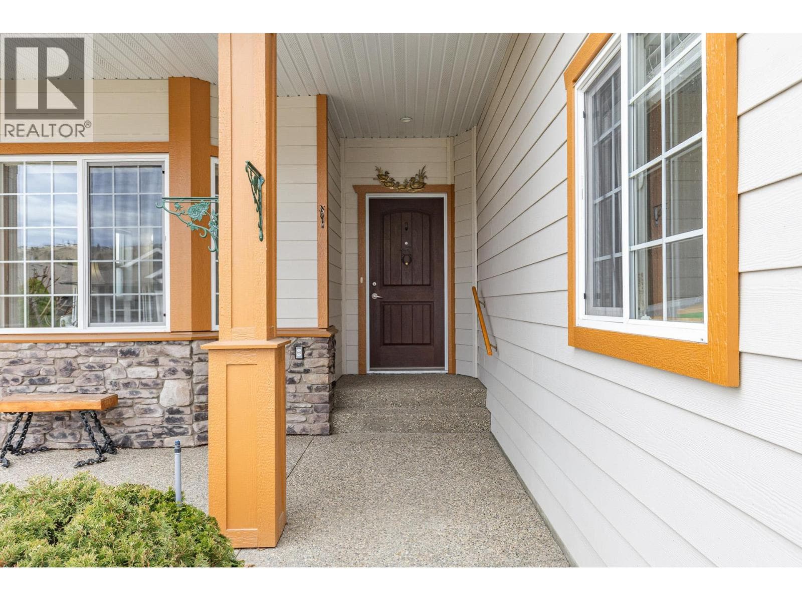 2092 Clover Drive, Interior REALTORS® — photo 4