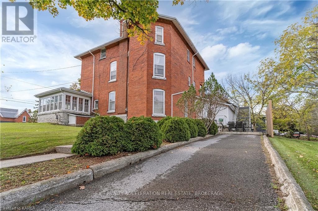 231 DUNDAS STREET W, Kingston — photo 5