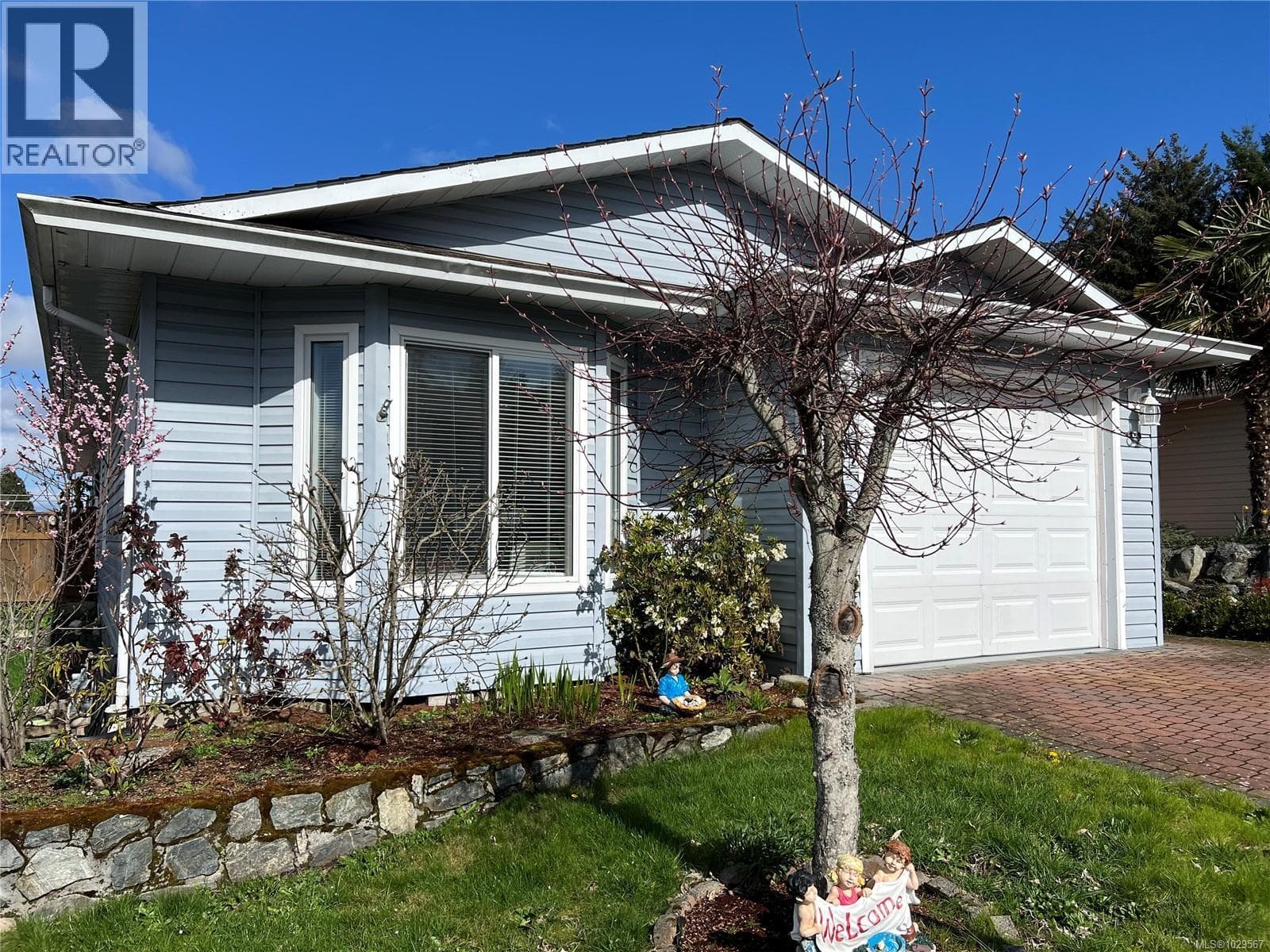 82 Wolf Lane in 