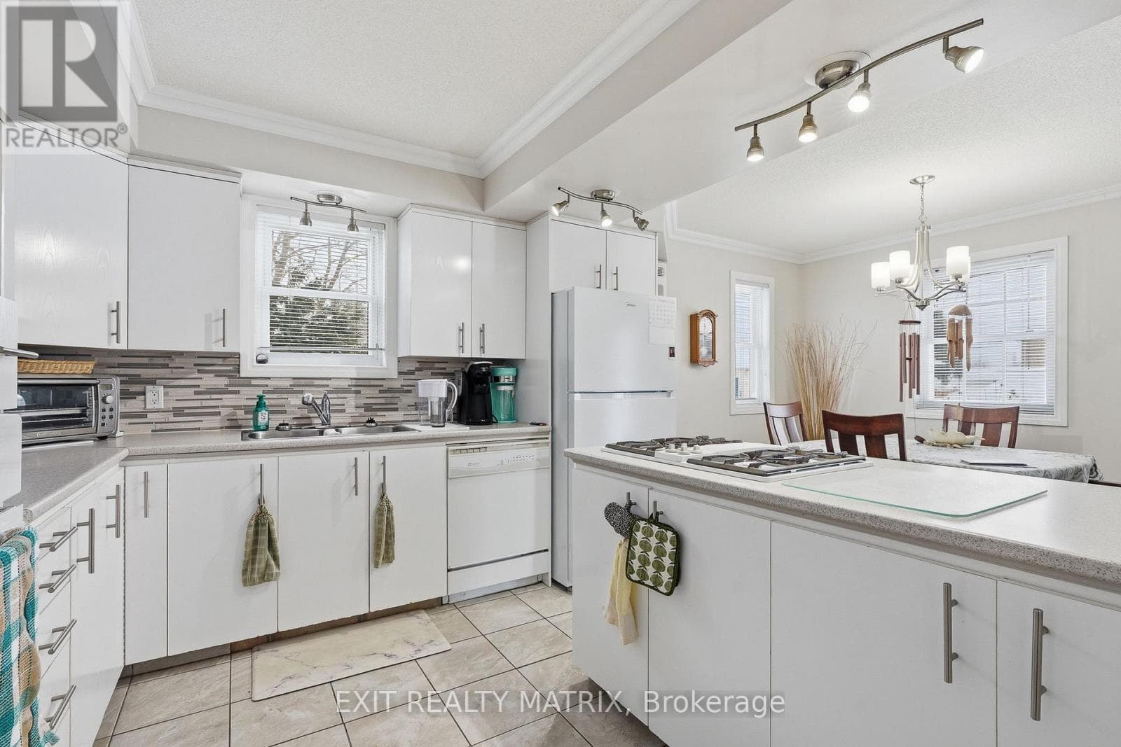 672 JEANNE MANCE STREET, Cornwall — photo 5