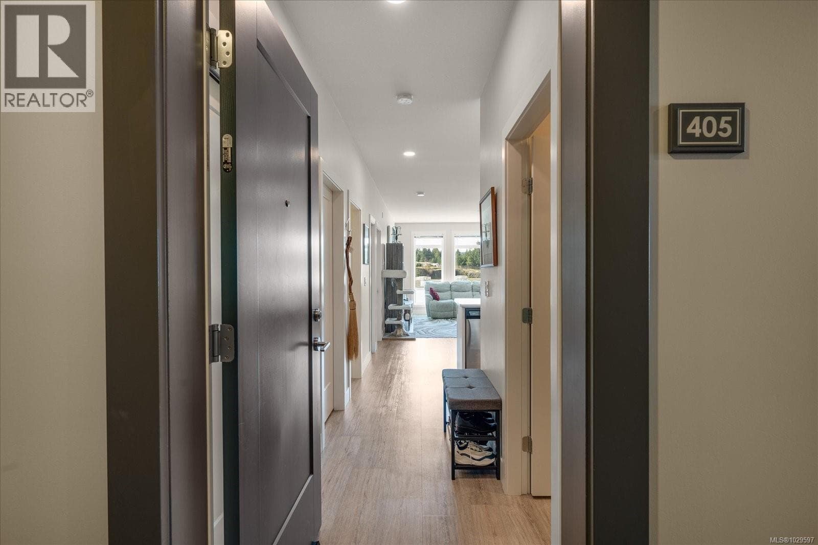 405 6540 Metral Dr, Vancouver Island — photo 3