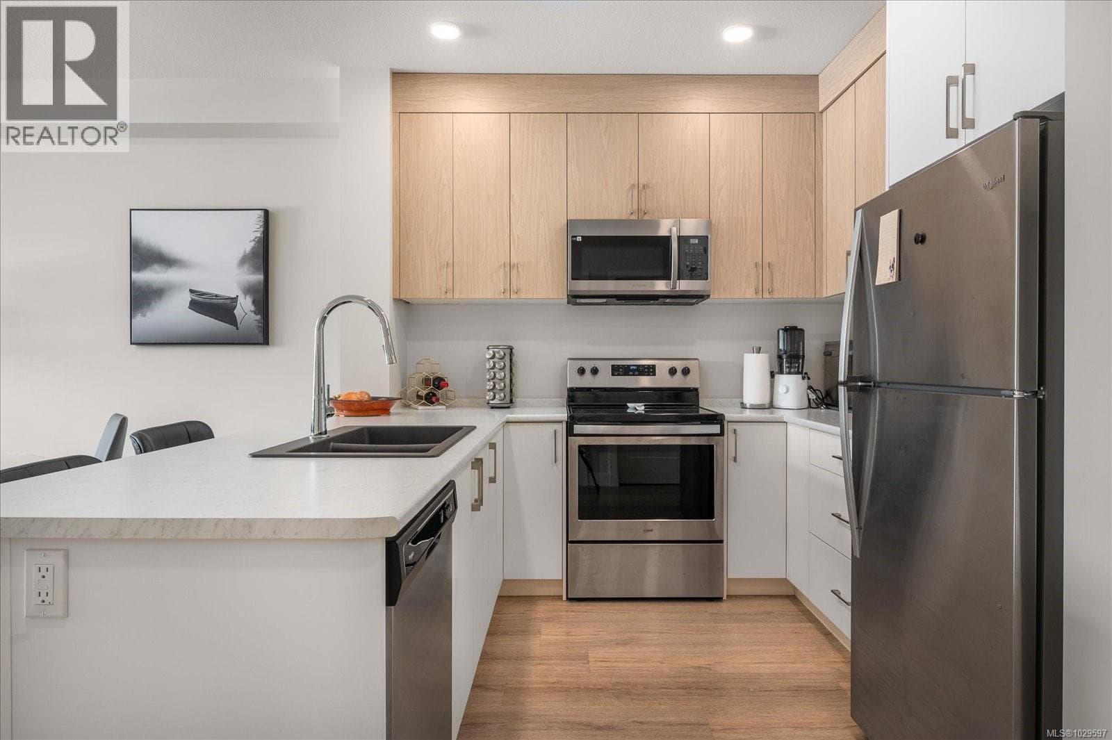 405 6540 Metral Dr, Vancouver Island — photo 5