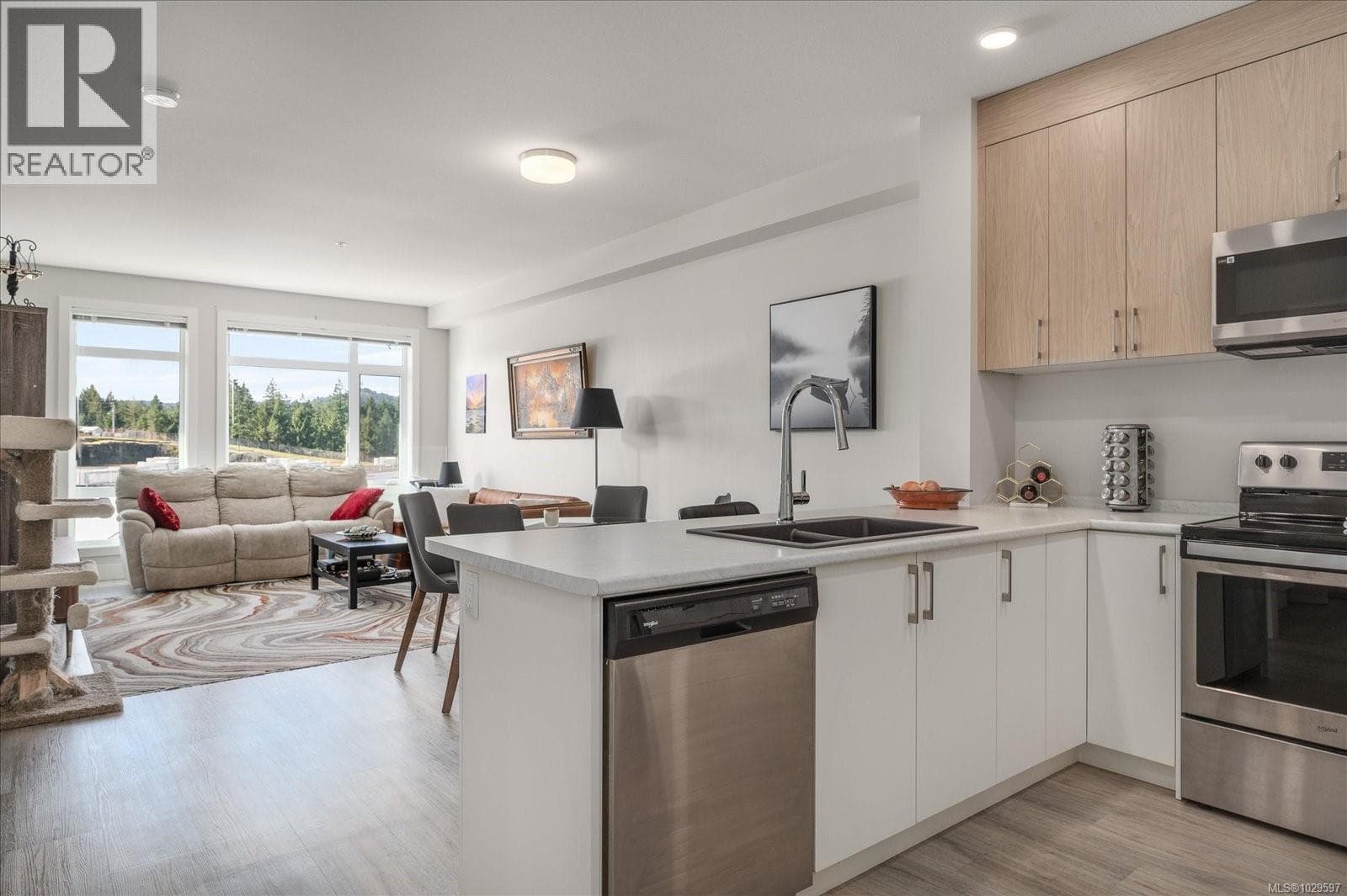 405 6540 Metral Dr, Vancouver Island — photo 4