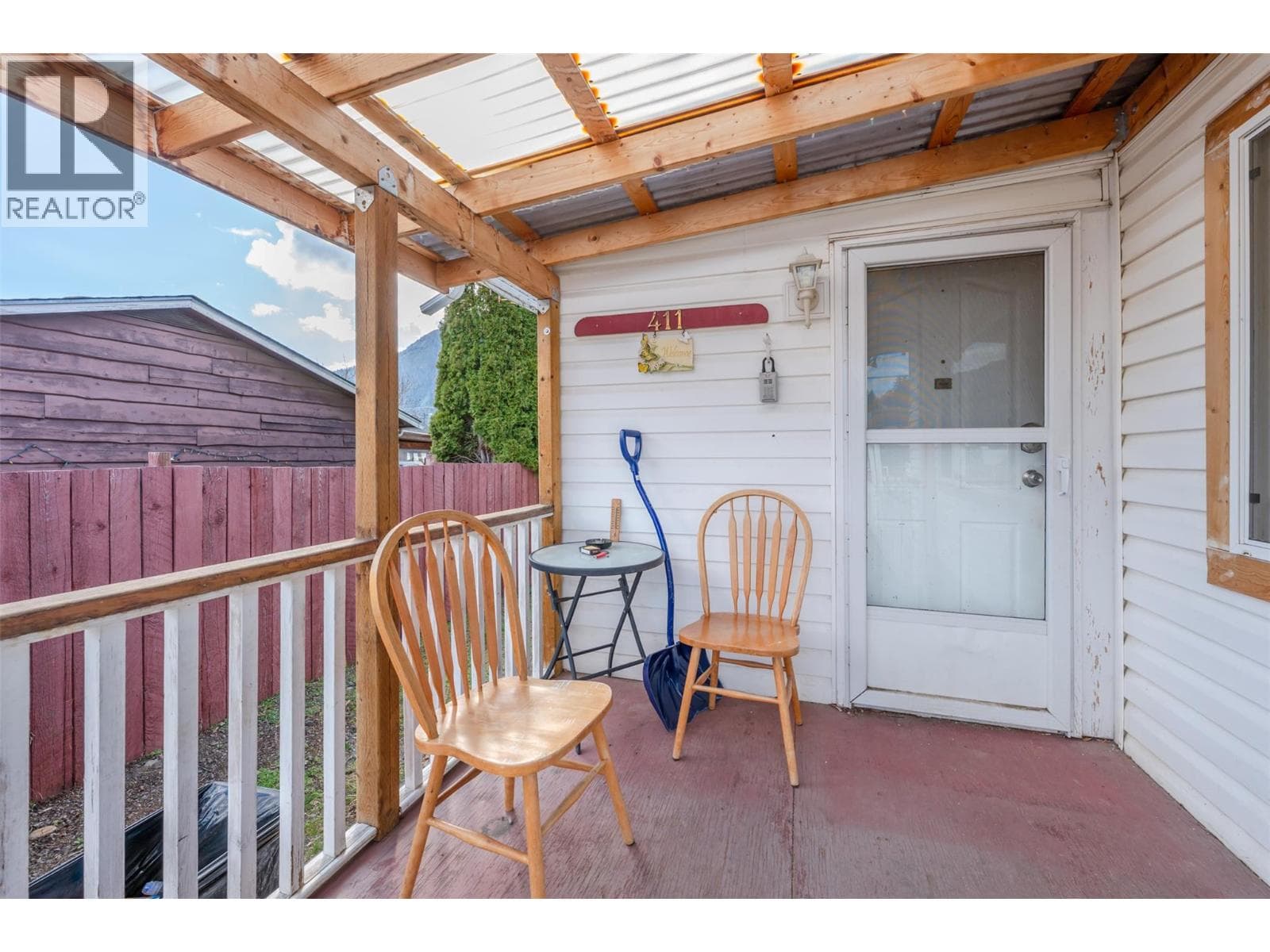 411 6th Avenue, Interior REALTORS®