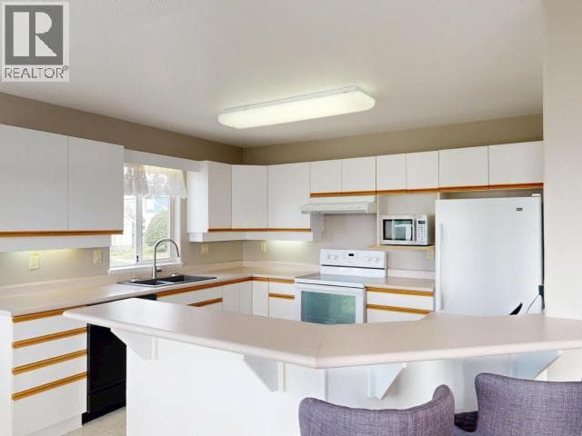 201-6900 BURNABY STREET, Powell River — photo 4