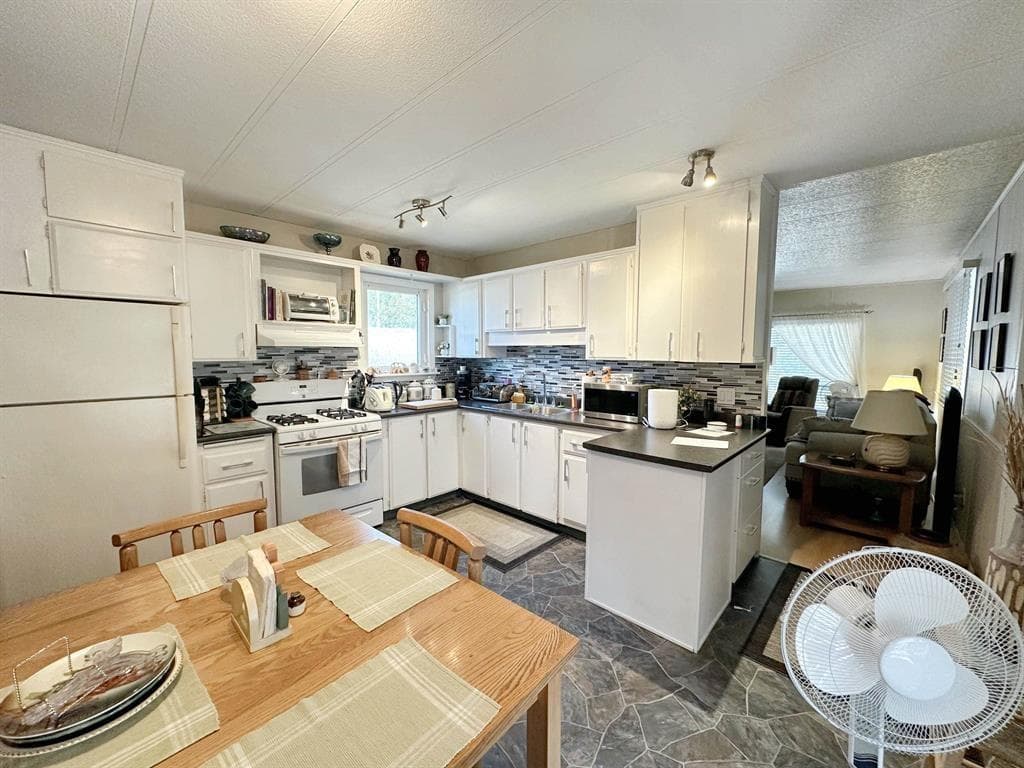 10 62010 FLOOD HOPE ROAD, Hope, Chilliwack — photo 5