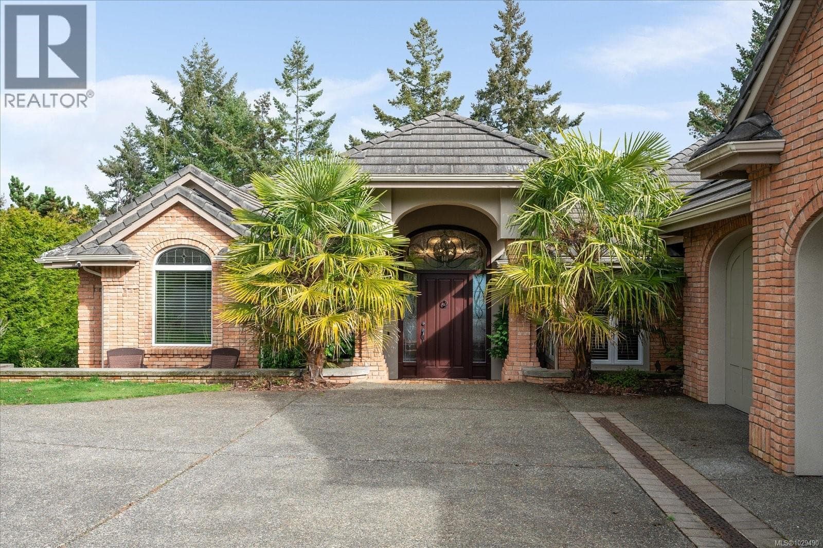 2450 Ainsley Pl in 