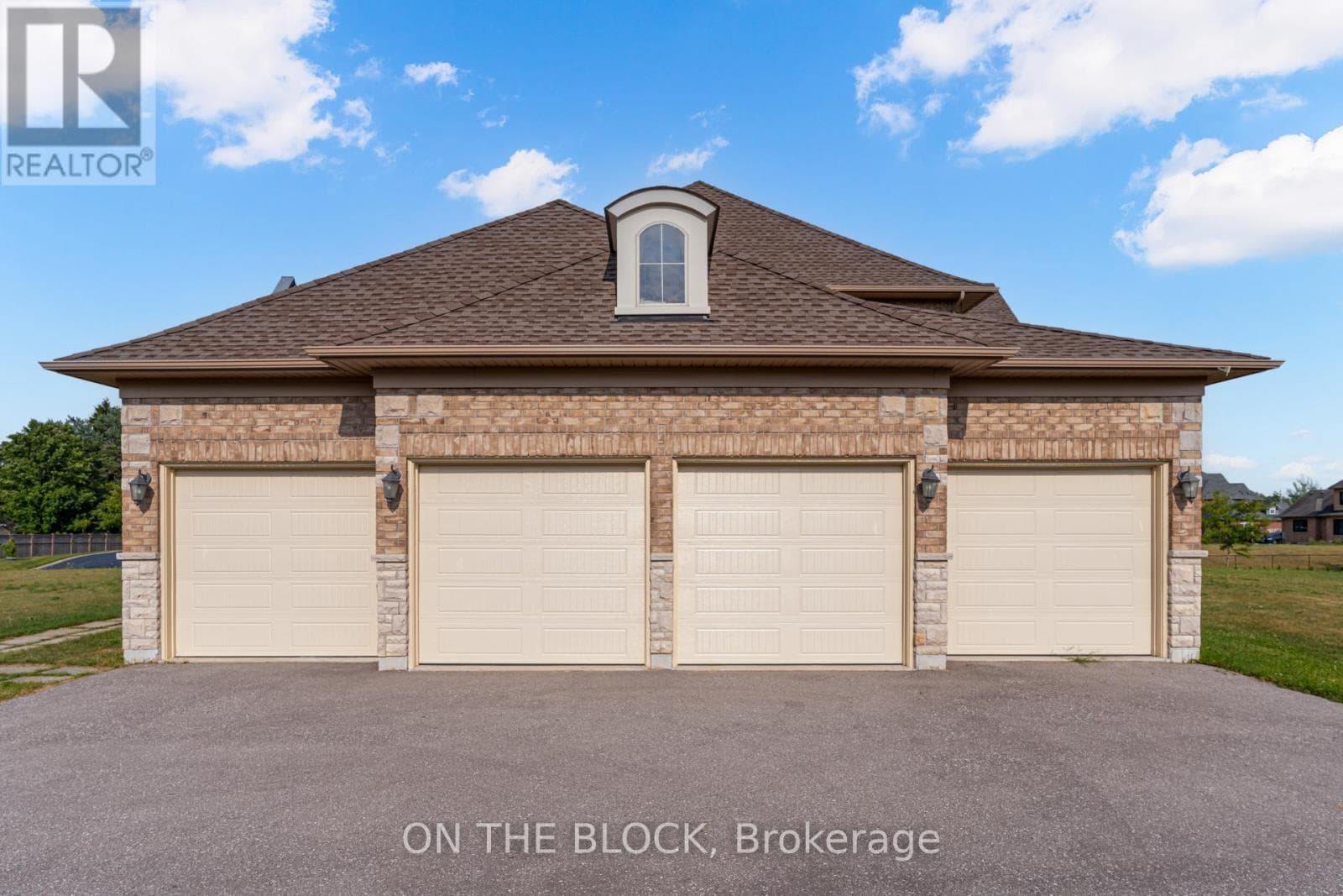 24 WHITEWOOD DRIVE, Toronto — photo 3