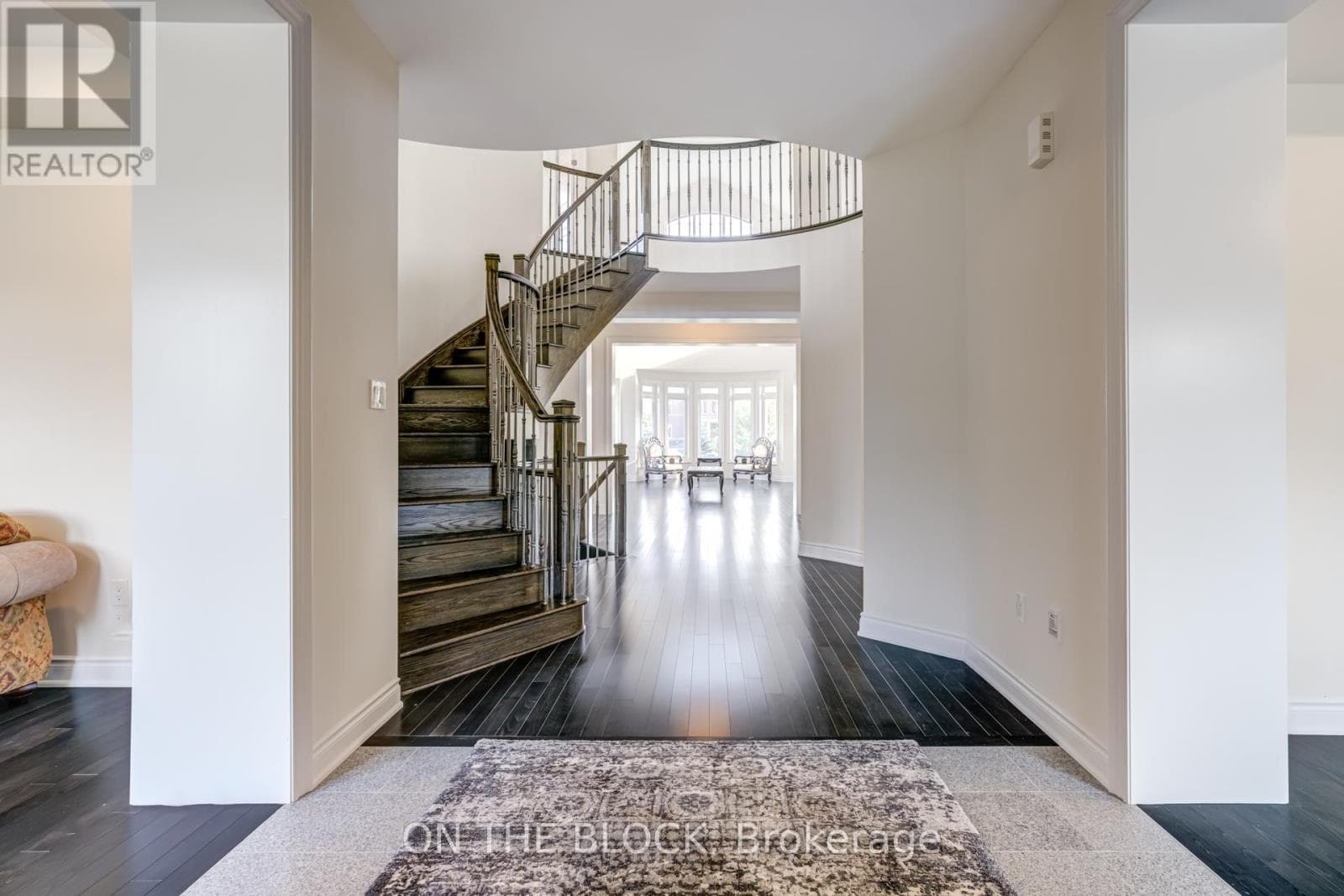24 WHITEWOOD DRIVE, Toronto — photo 5