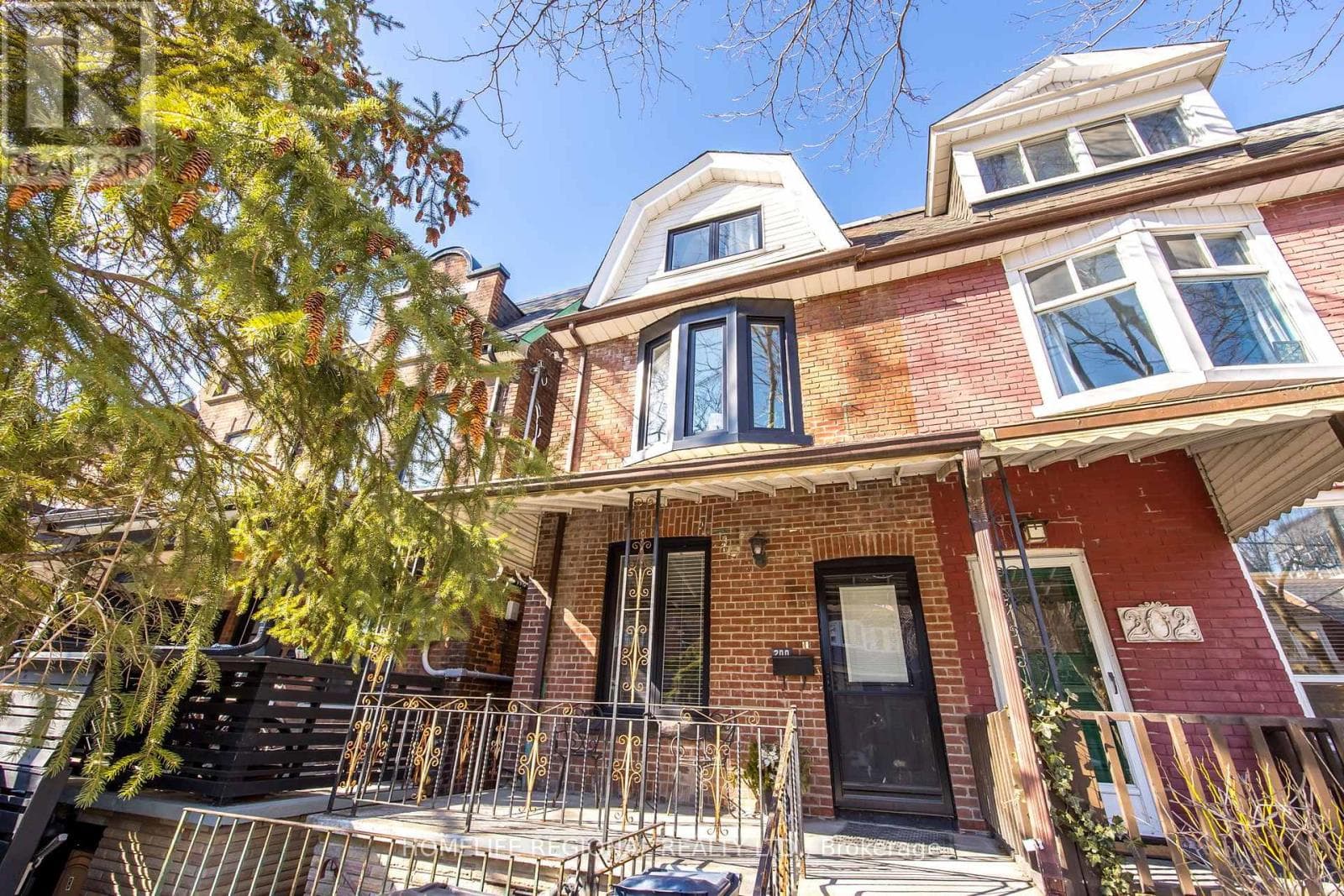 200 ROXTON ROAD in Trinity-Bellwoods