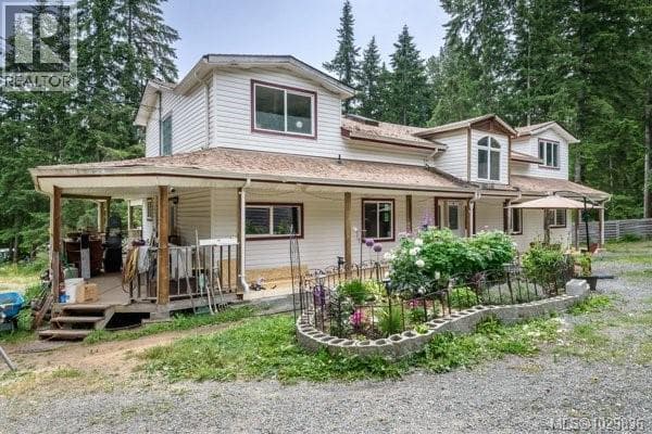 2524 MACAULAY ROAD, Vancouver Island — photo 2