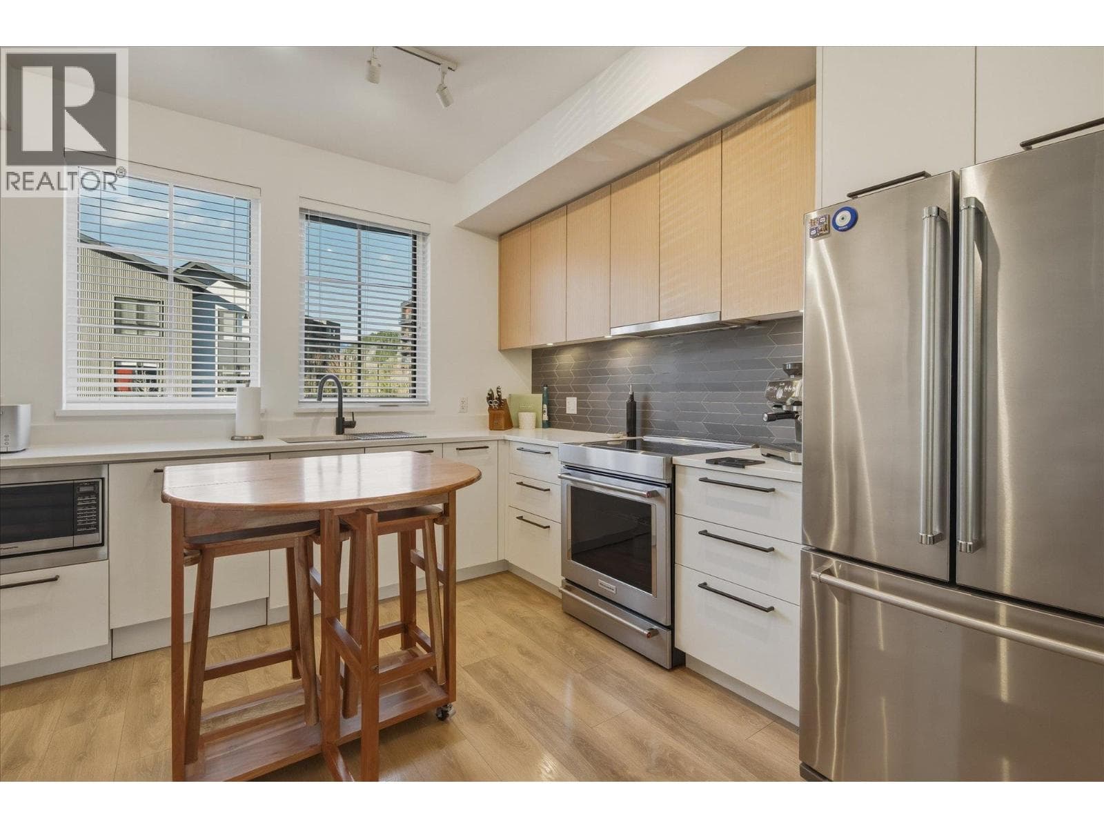 1361 MARINASIDE PLAZA, Greater Vancouver — photo 5