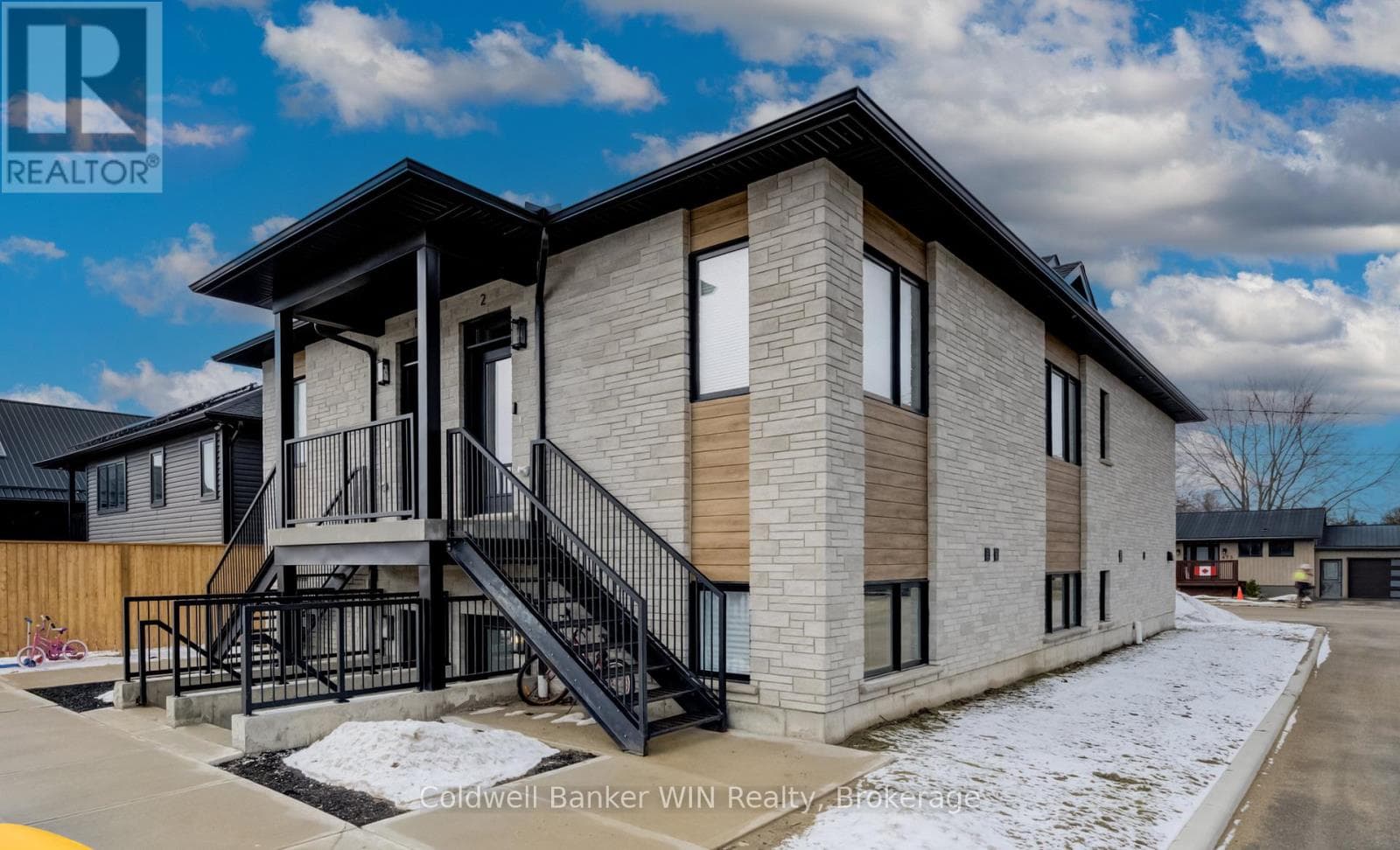 3 - 440 WELLINGTON STREET E, OnePoint — photo 2