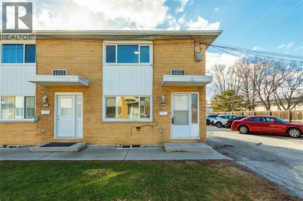 816 WELLINGTON STREET Unit# 20 in 