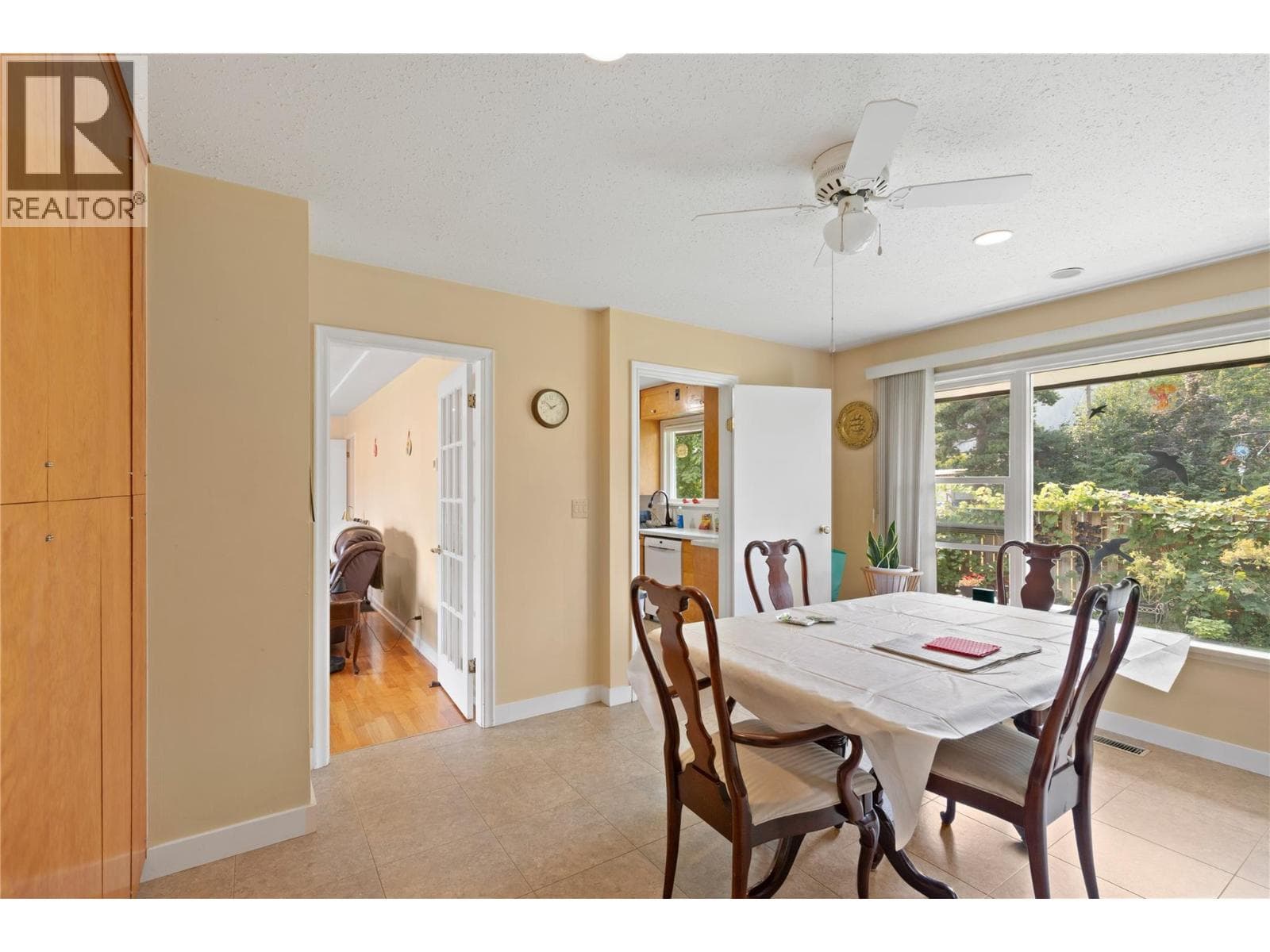 1230 Shuswap Avenue, Interior REALTORS® — photo 4