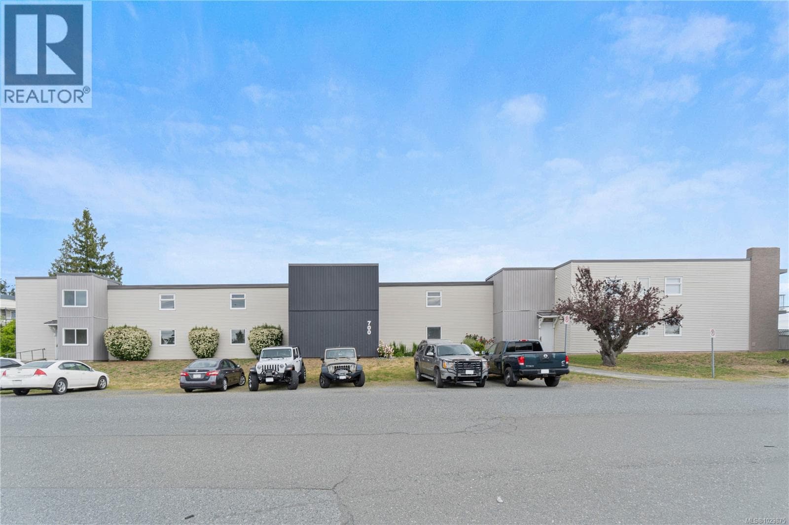 700 POPLAR STREET, Vancouver Island — photo 5
