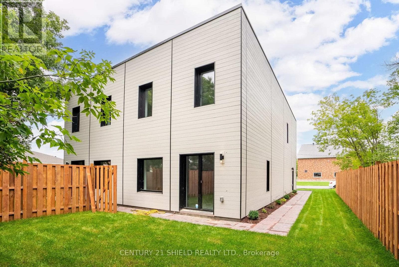 6645 GLEN WALTER PARK ROAD, Cornwall — photo 2