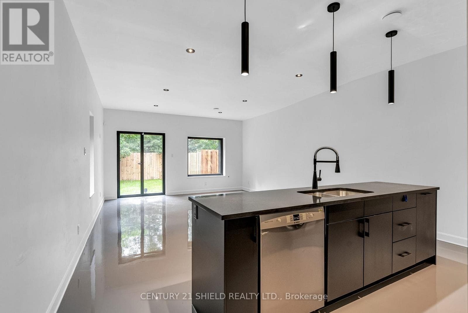 6645 GLEN WALTER PARK ROAD, Cornwall — photo 5