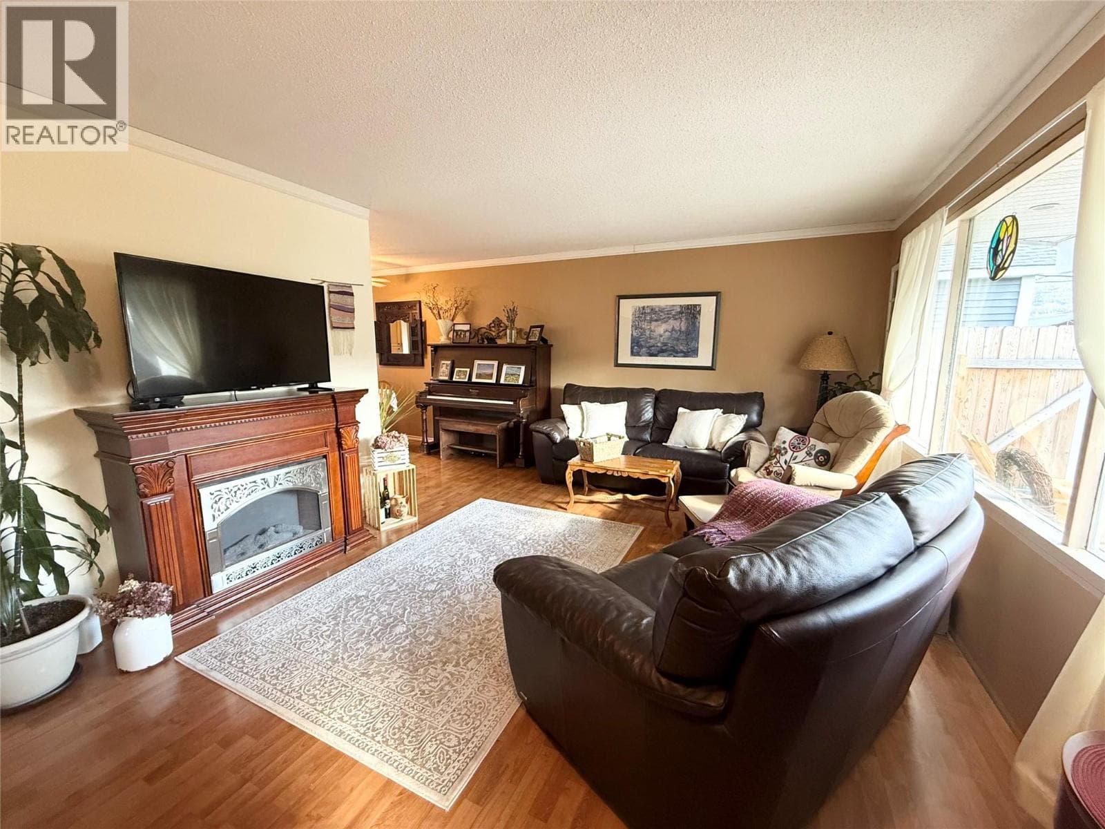 1687 Canford Avenue, Interior REALTORS® — photo 3