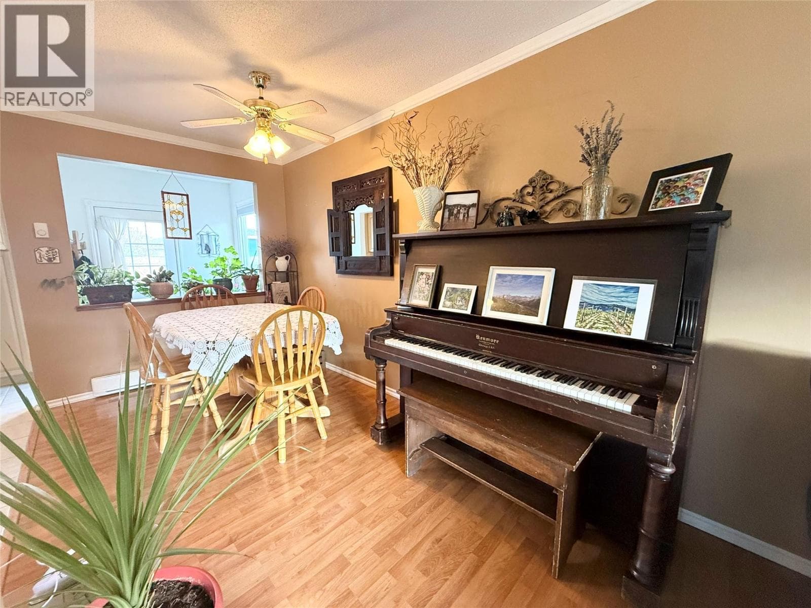1687 Canford Avenue, Interior REALTORS® — photo 5
