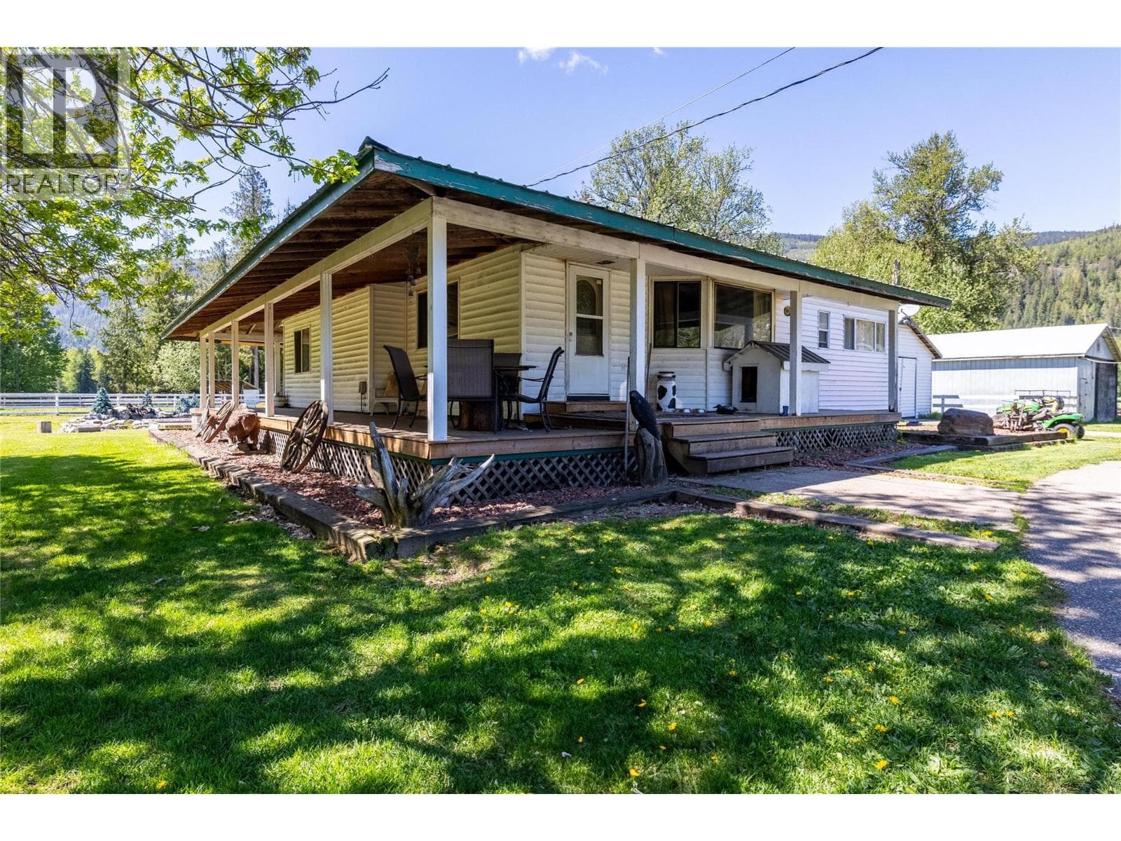 2169 SOLSQUA ROAD, Interior REALTORS® — photo 2