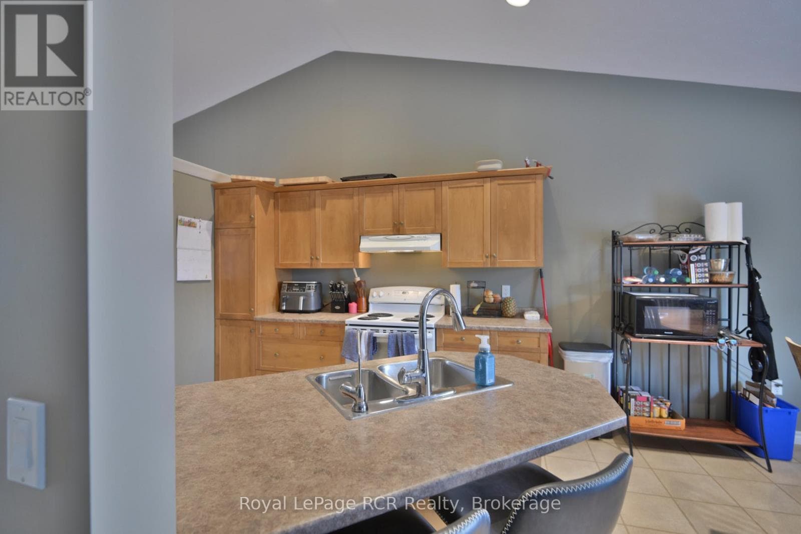 444 GRANDVIEW ROAD, OnePoint — photo 4