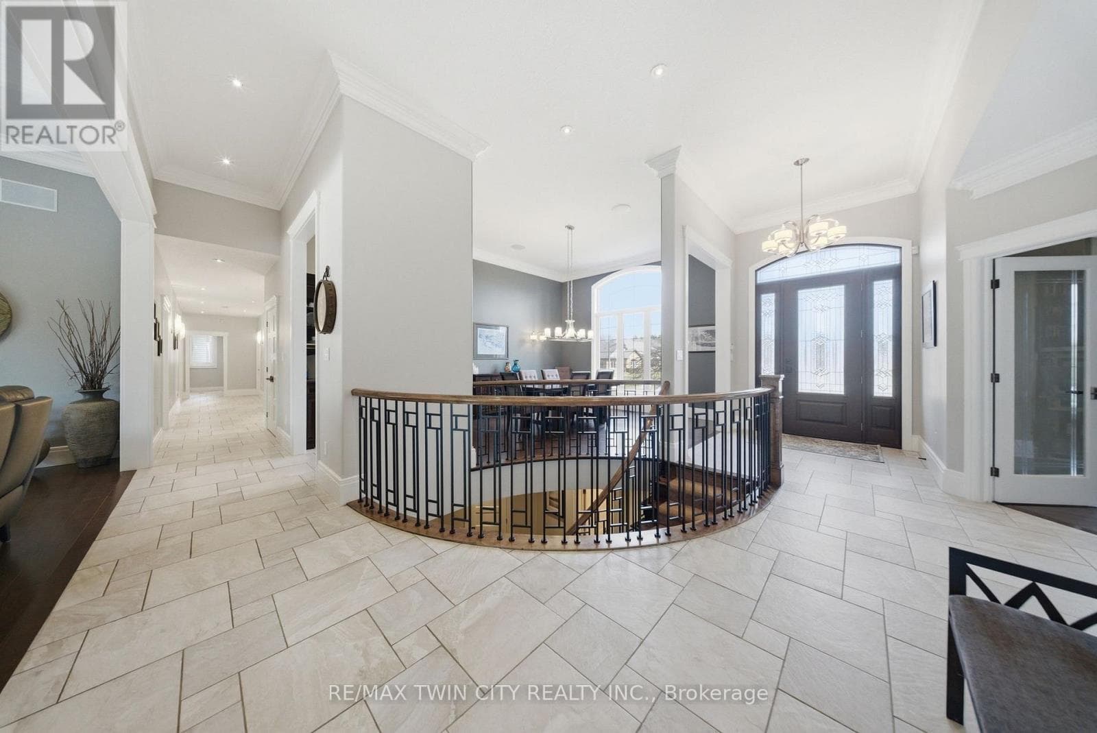 29 WALLACE COURT, Toronto — photo 5