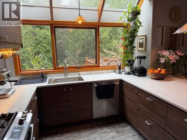 9340 MALASPINA RD, Powell River — photo 2